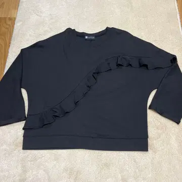 accostage 블랙 프릴 긴팔 상의 새상품급