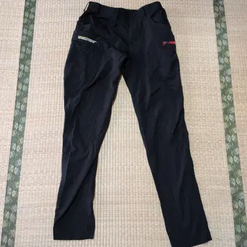 블랙 워크 팬츠 지퍼 포켓 부착