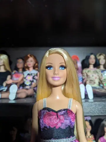 바비 인형 본체 의류 포함