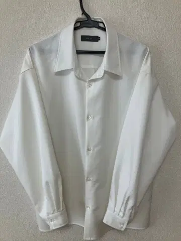 [ CLEL ] 벌룬 소매 루즈 레귤러 칼라 셔츠 화이트