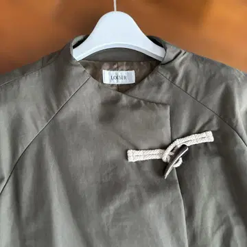 LOISIR 로와지르 라우트 다운 코트