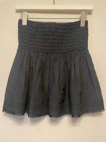 바나나 리퍼블릭 도트 무늬 플레어 스커트 38