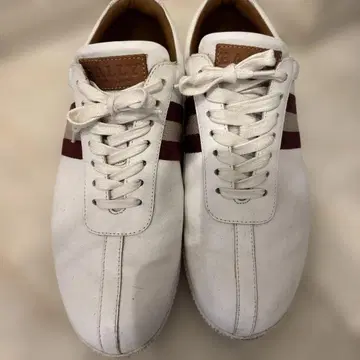 BALLY 화이트 스트라이프 스니커즈