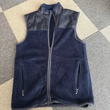 새상품급 네이비 플리스 슬리브리스 베스트