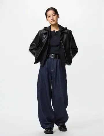 유니클로 배기 커브진 기장 짧음 69 NAVY 21