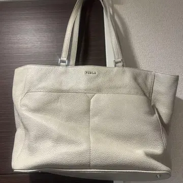 FURLA 화이트 가죽 토트백