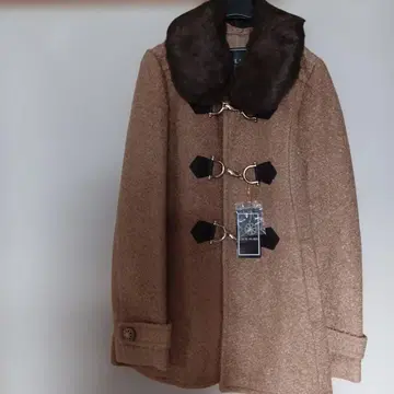 CECIL McBEE 퍼 달린 더플 코트 새상품 택 포함