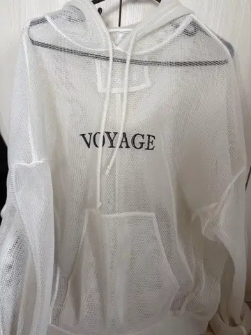 메쉬 화이트 후드티 VOYAGE