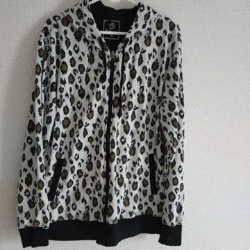 레오파드 무늬 후드 부착 후드티