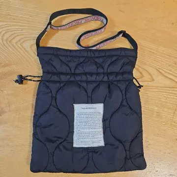 [ 새상품급 ] 시어터 프로덕츠 퀼팅 사선 숄더백