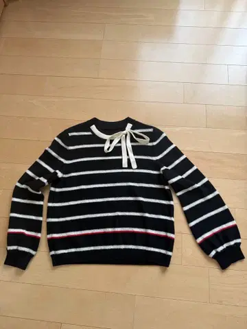 Lailan 블랙 화이트 스트라이프 니트 스웨터