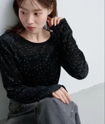 2025AW 스터드 벨로아 풀오버 블랙