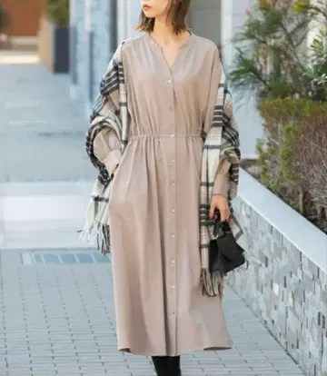 어반리서치 로쏘 스키퍼 셔츠 원피스 베이지