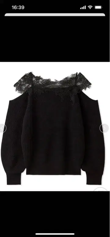 레이스 오프숄더 커팅 니트 BK