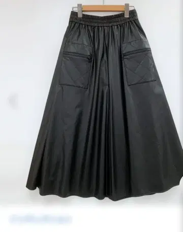 택 포함 새상품! 월드 인텔렉션 블랙 합성 피혁 스커트 42