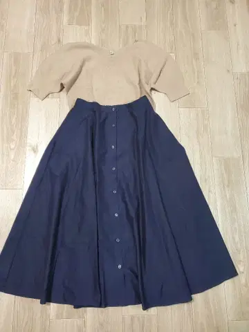 베이지와 네이비의 셋업