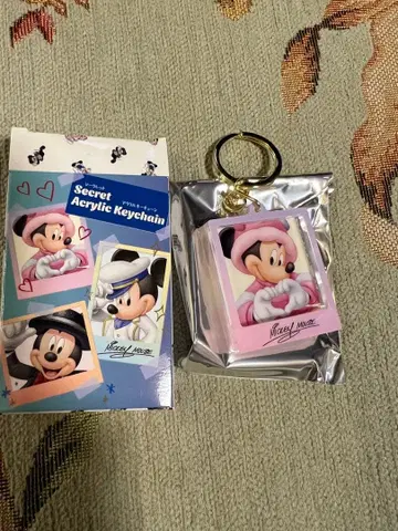 미키 해피 벌스데이 시크릿 아크릴 키체인 핑크 하트