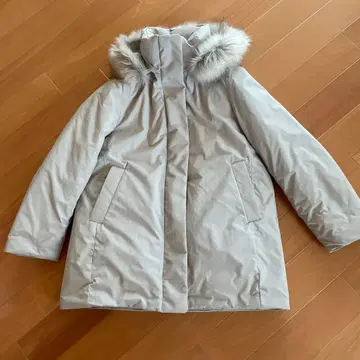 UNIQLO 라이트 그레이 다운 자켓 후드 부착