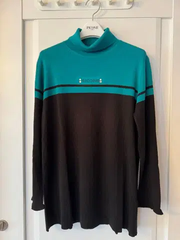 PICONE 터틀넥 스웨터