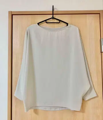 [ 미사용 새상품 ] Ur's 돌먼 슬리브 블라우스