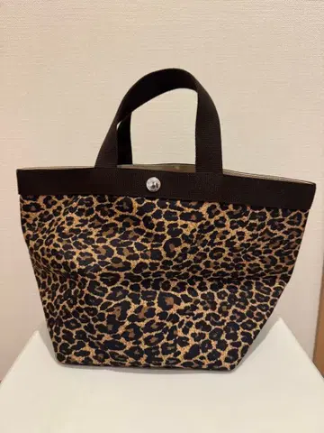 에르베샤 펠리에 보트형 토트 M