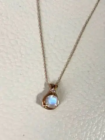 문스톤 목걸이 k10