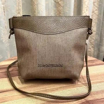 미사용에 가까운 CASTELBAJAC 까스텔바작 숄더백 브라운