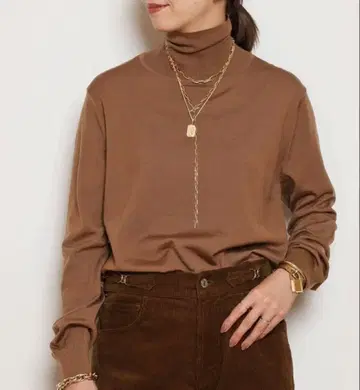 미사용 새상품 두지엠 클라세*FF30 터틀넥 풀오버