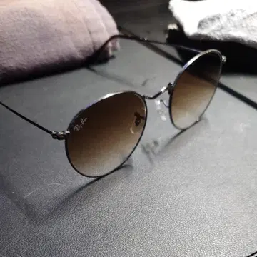 Ray-Ban RB3447N 004/51 53 21