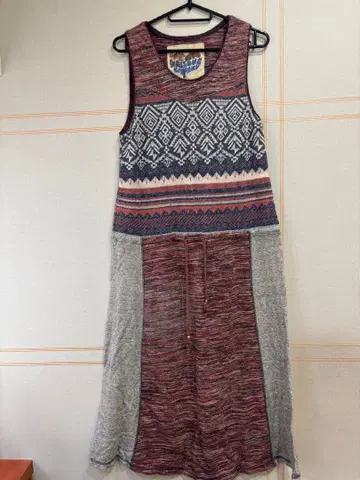 진나쏘즈의 슬리브리스 롱 니트 원피스