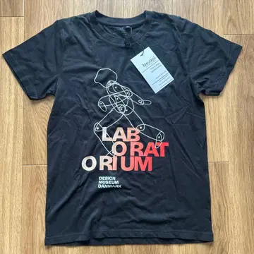 덴마크 디자인 뮤지엄 LABORATORIUM 티셔츠