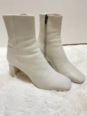 다이애나 화이트 가죽 부츠