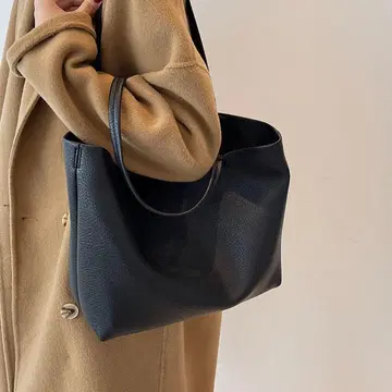 LA VORAGINE A4 대용량 겨드랑이 토트백