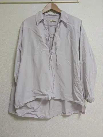 이로 Iroquoi 연보라 레이스업 긴팔 셔츠