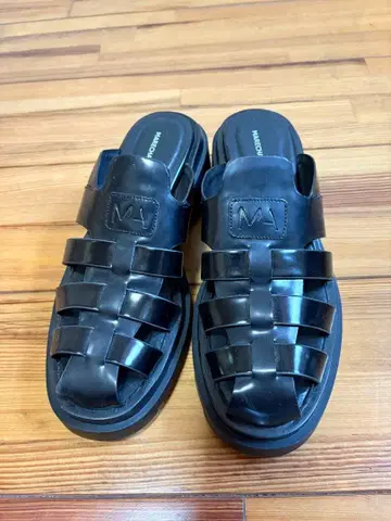 MARCHEAL TERRE 블랙 웨지 샌들