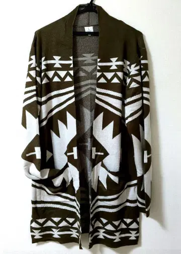 올리브 그린 기하학 패턴 가디건