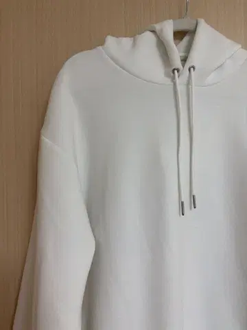 GU 화이트 오버 사이즈 후드티