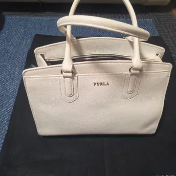 FURLA 화이트 가죽 핸드백