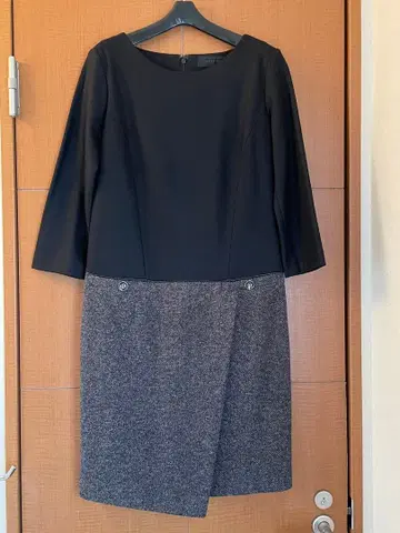 절개 디자인 긴팔 무릎 기장 원피스