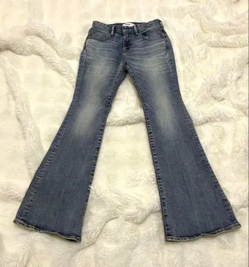 [ 미사용 새상품 ] AZUL BY MOUSSY 플레어 데님