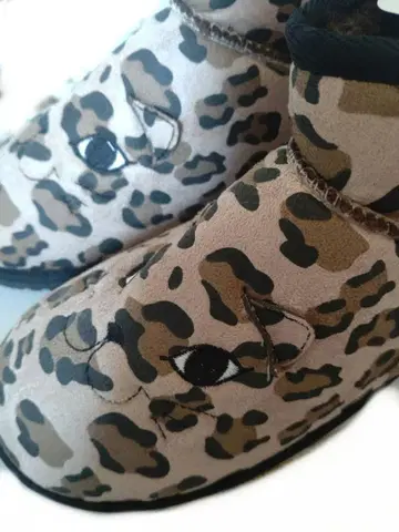 미사용 새상품 택 포함 레오파드 무늬 어그 부츠