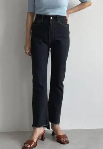 EMMEL REFINES EM 스키니 플레어 데님 팬츠