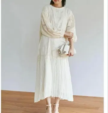 아이보리 플리츠 디자인 긴팔 원피스 마터니티 파티 드레스