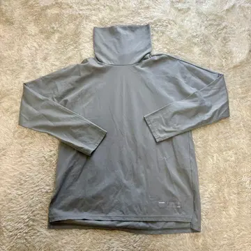 어태치먼트 ATTACHMENT 하이넥 티셔츠