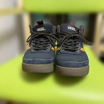 VANS 네이비 하이컷 스니커즈