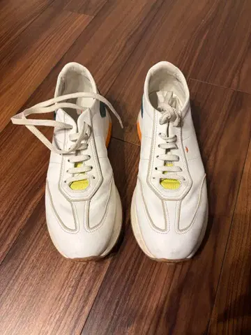 산토니 스니커즈