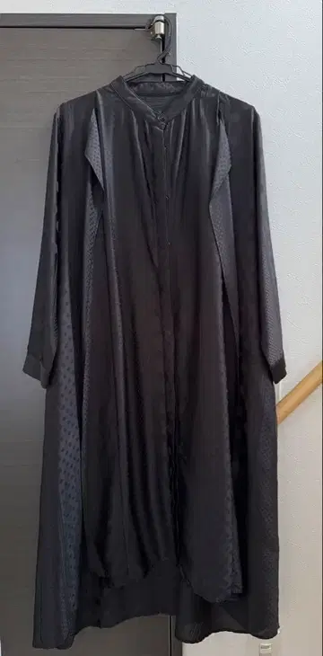 이아파피요네 ear 원피스