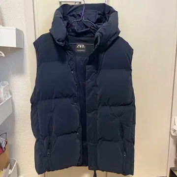 ZARA 네이비 다운 베스트 M