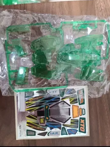 미니 사륜구동 XTO 바디 부품과 스티커