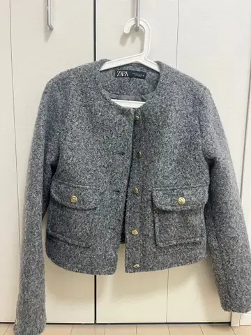 ZARA 골드 버튼 부클레 자켓